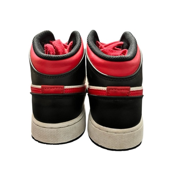 Nike Jordan 1s - Picture 2 of 6